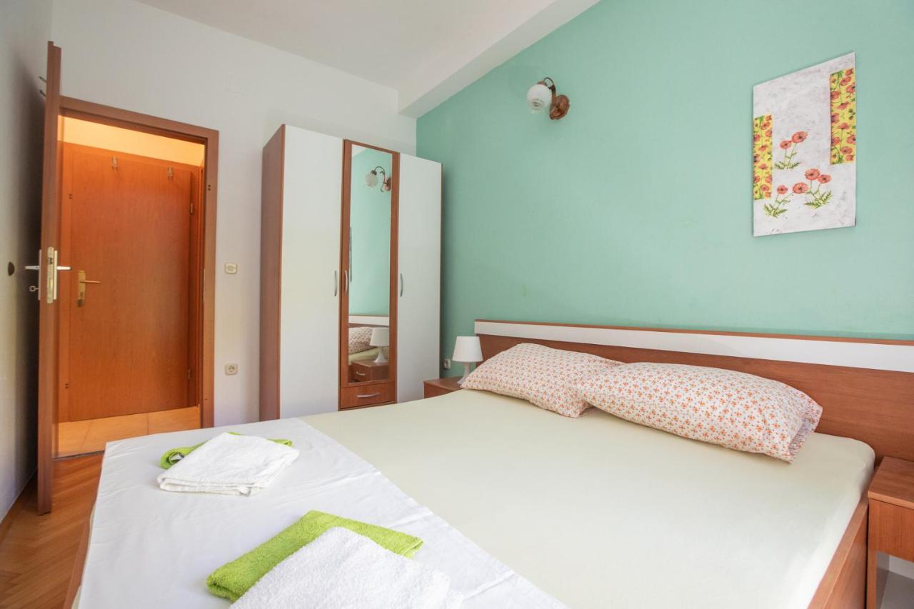 Vega Apartments Podgora Exterior photo
